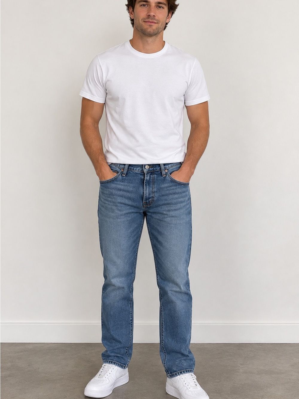 Levi's Men's Slim Straight Jeans in Medium Blue Wash